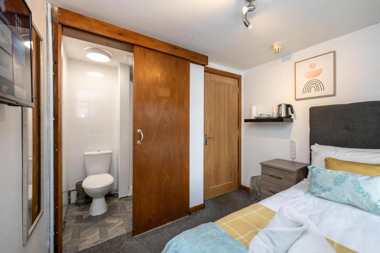 The New Lodge Pontardawe Eksteriør billede