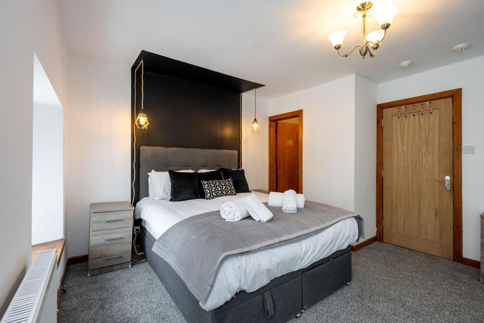 The New Lodge Pontardawe Eksteriør billede
